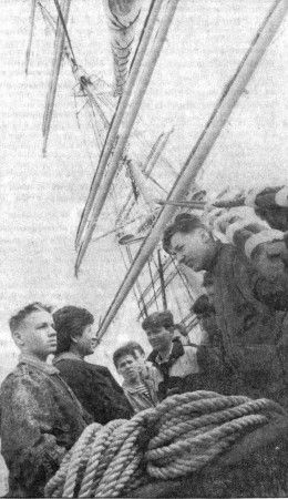 Будущие моряки на палубе Крузенштерна – 03 10 1991