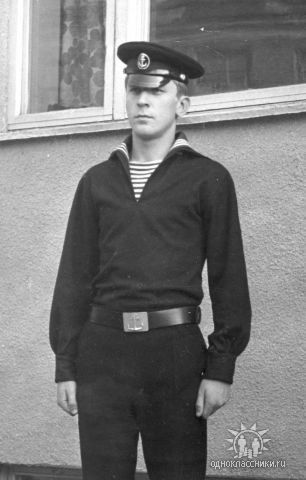 Антонов Александр радиооператорвыпускник мореходки 1974 год.