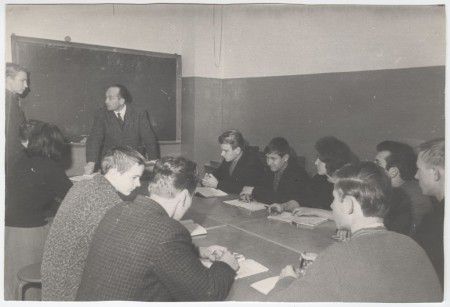 ТМУРП - занятия в радио-классе  на ключе -  1964 год